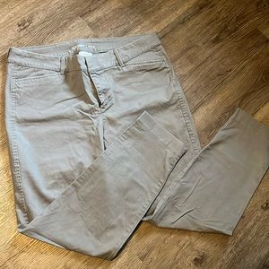 Old Navy Pixie “khaki” casual pants